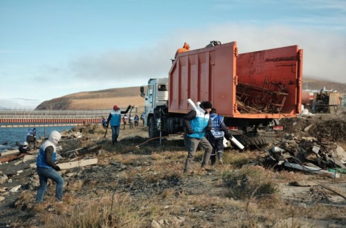   "Арктическому волонтеру" с Ямала разрешили вывозить мусор бесплатно