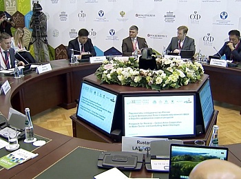  Вода объединяет: глава Росводресурсов принял участие в деловой программе XI Невского международного экологического конгресса 